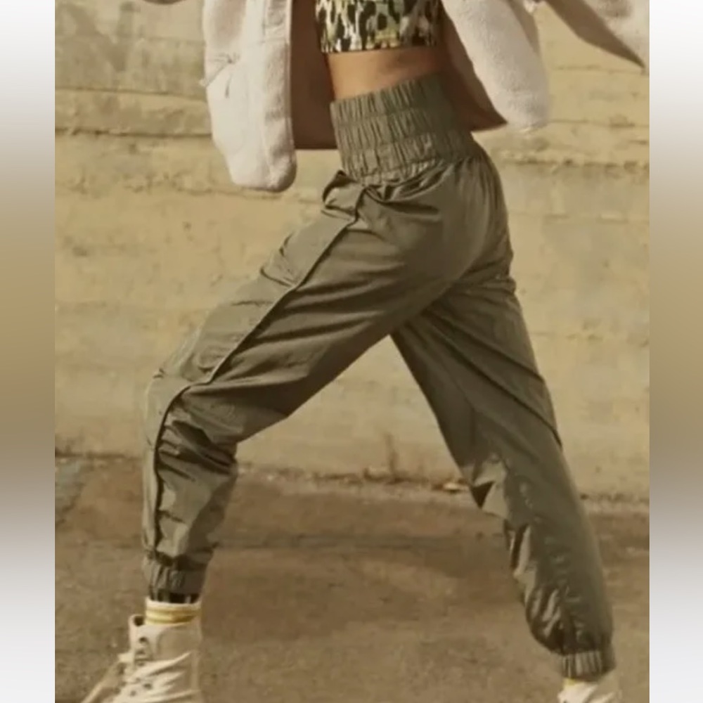 NWT Free People Movement On The Way Home Jogger size M color Herbalicious
